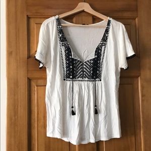 White short sleeve shirt